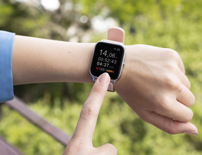 Apple's 'Carbon Neutral' Claim for Watches Under Scrutiny: Is It Overstated?