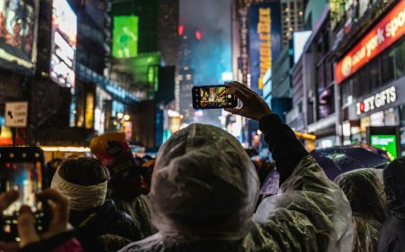 How Social Media Unifies and Divides Cultures Globally | Digital Culture Impact