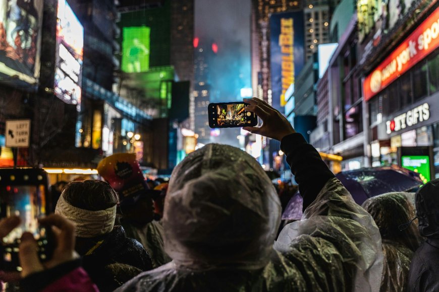How Social Media Unifies and Divides Cultures Globally | Digital Culture Impact